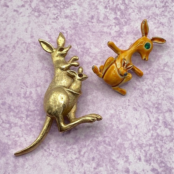 Kangaroo Brooch Pair AVON Vintage Goldtone - Picture 3 of 9